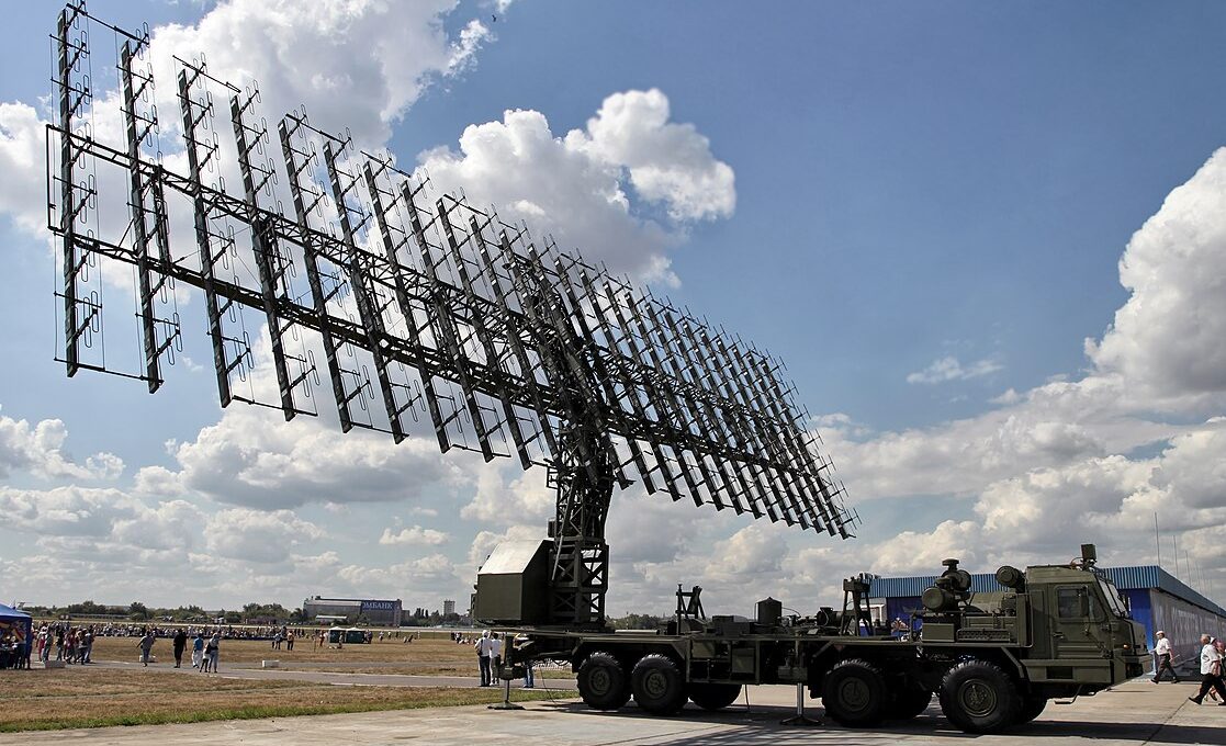 ukraine says struck russian nebo-m radar atacms potentially enhancing cruise missile effectiveness nebo-me air defense module 55zh6me system mounted mobile trailer antenna features array 175 folded dipoles commons/vitaly kuzmin 1117px-55zh6m_nebo-m_mobile_multiband_radar_system_-02