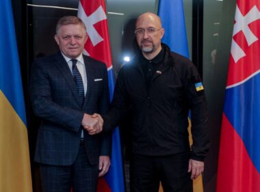 Slovak Prime Minister Robert Fico and Ukrainian Prime Minister Denys Shmyhal.