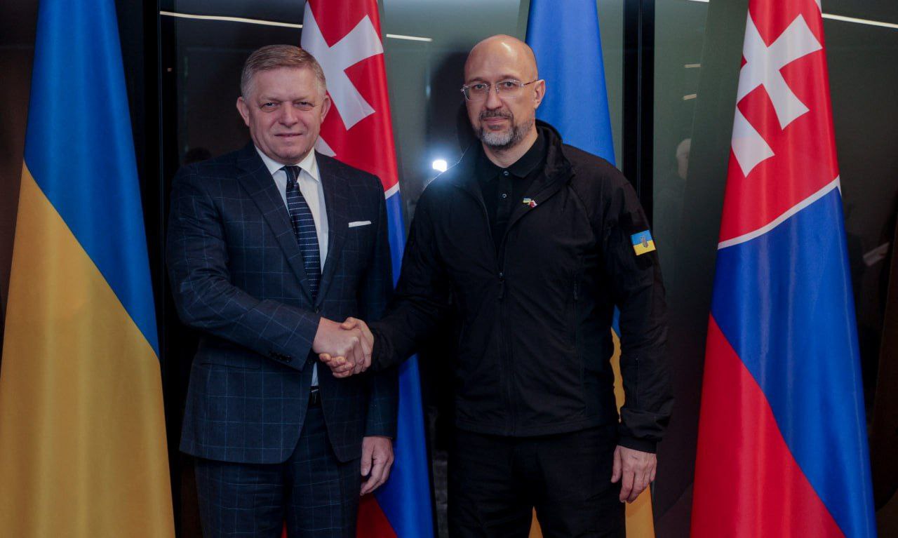 Slovak Prime Minister Robert Fico and Ukrainian Prime Minister Denys Shmyhal.