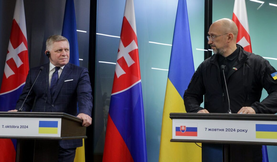 Slovak Prime Minister Robert Fico and Ukrainian Prime Minister Denys Shmyhal