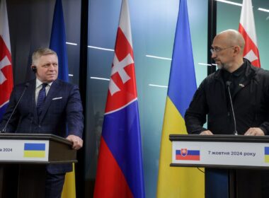 Slovak Prime Minister Robert Fico and Ukrainian Prime Minister Denys Shmyhal