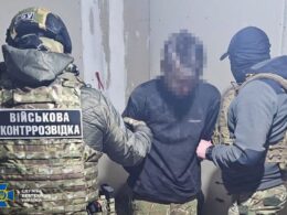 ukrainian drone operator detained allegedly aiding russians chasiv yar soldier suspected passing coordinates his unit