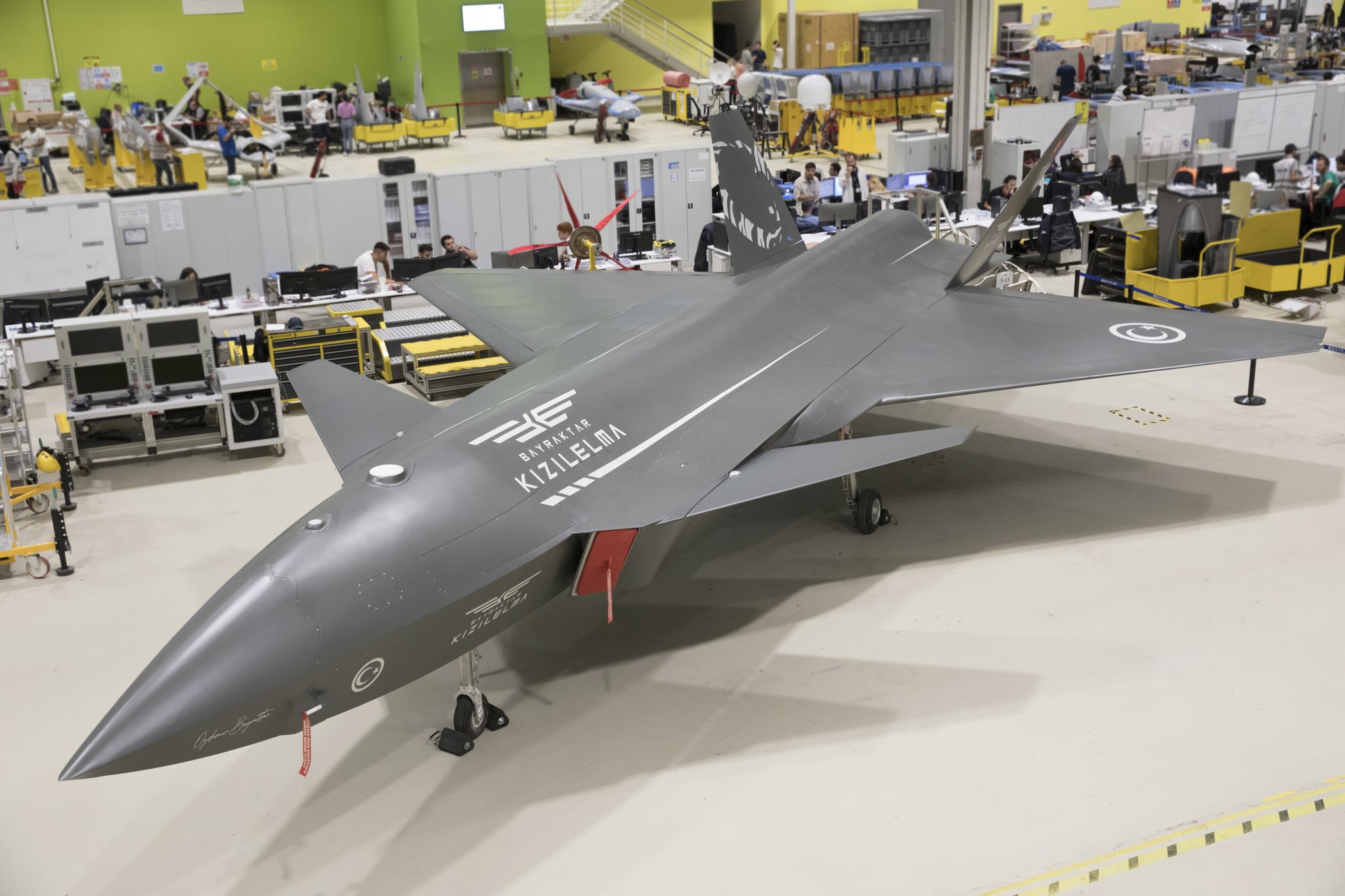 baykar signs new cooperation agreement ukraine defense industry fair second prototype bayraktar kızılelma jet attack drone august 2022 turkey