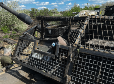 cost-effective steel-screen ukrainian solution outperforms russian turtle tank protection army's leopard 2 covered protective steel cages