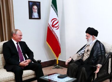 Russian President Vladimir Putin (L) with Iranian Supreme Leader Ali Khamenei (R), illustrative image. Photo via Wikimedia.