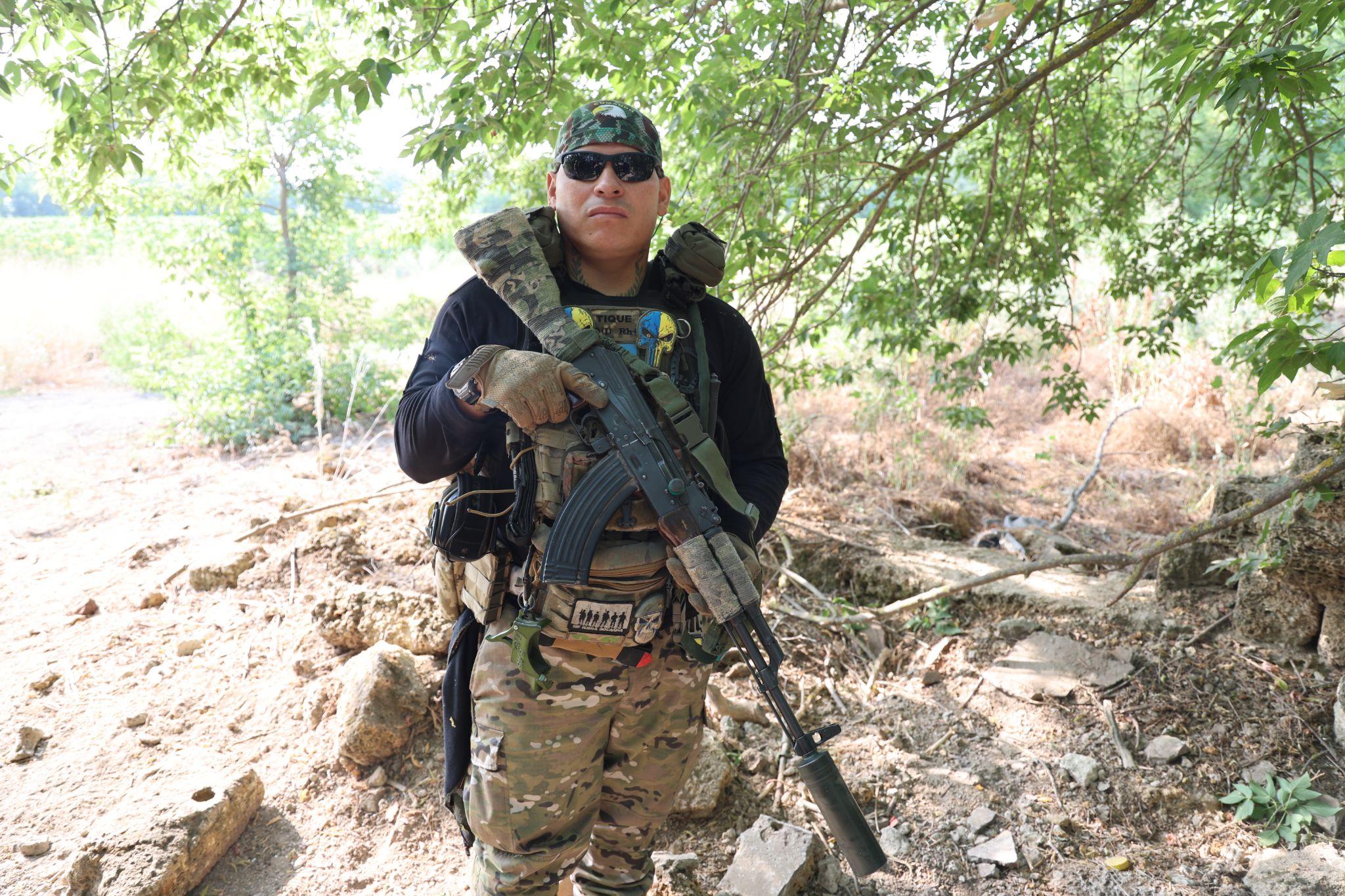 A Colombian soldier with the callsign “Tique” posing for a photo. Source: David Kirichenko