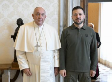 zelenskyy seeks pope's help free ukrainian prisoners held russia pope francis (l) ukraine's president volodymyr (r) during meeting vatican 11 october 2024 presidentgovua b0bcd6b20c03418a7308ffd05d3ab62f_1728639315_extra_large