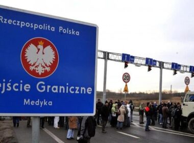 polish farmers resume ukrainian border blockade medyka-shehyni crossing until year-end poland's medyka checkpoint lowcosterinua