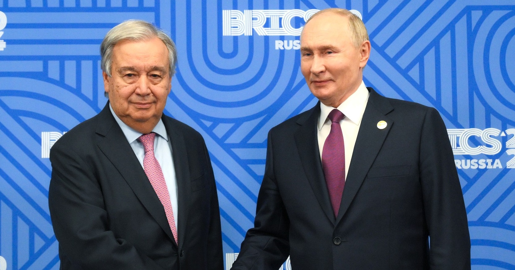 António Guterres and Vladimir Putin at the BRICS summit in Kazan