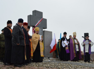 The monument to murdered Polish civilians in Huta Peniatska in Ukraine's Lviv Oblast was restored in 2017. Photo: NV