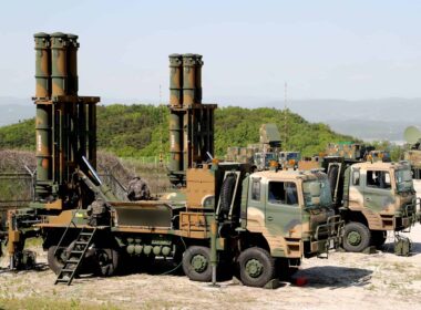 seoul declines ukrainian request defense system sales south korea's cheongung-2 air militarnyi zrk-cheongung-ii ukraine seeks purchase korean weapons including cheongung anti-air missiles korea due trade restrictions high-level military delegation led