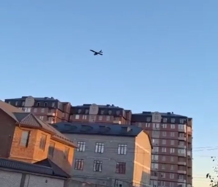 A Ukrainian A-22 long-range strike drone flying on Kaspiysk. Geolocated by Dominik on X.