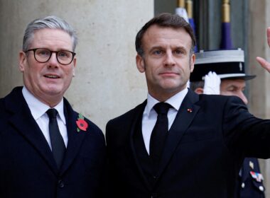 Keir Starmer and Emmanuel Macron in Paris