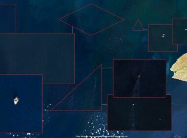 satellite imagery reveals ongoing fires russian-occupied offshore gas platforms black sea drilling odesa shelf field photos sentinel-2 investigatororgua rigs 60de6fd3a12961ec