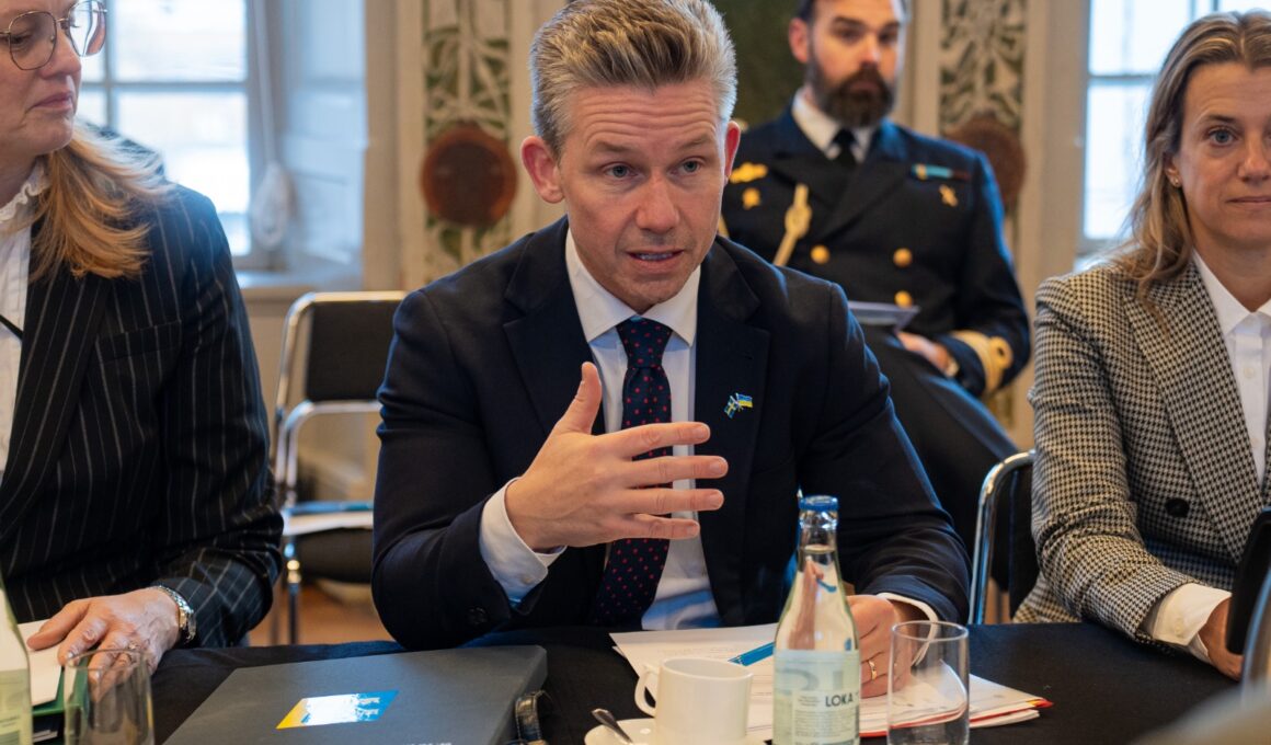 another warning russia sweden just joined poland uk saying “we shoot down” skies swedish defense minister pål jonson facebook/ruetem umierov pal johson confirmed forces can use armed force even without