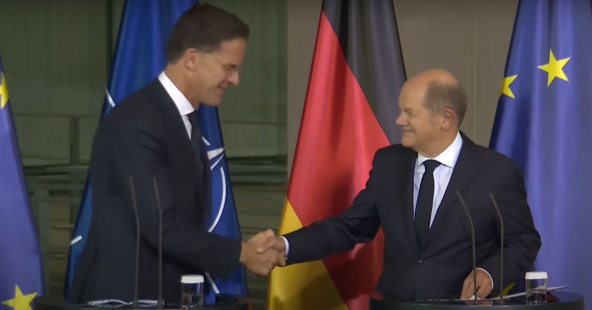 nato's rutte says aid ukraine kyiv's security pacts bridge nato membership secretary general mark (l) german chancellor olaf scholz (r) berlin 5 november 2024