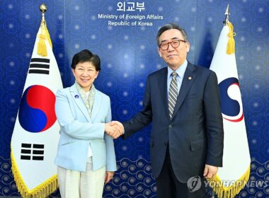 south korea urges un demand withdrawal north korean troops russia korea's foreign minister cho tae-yul (r) high representative disarmament affairs izumi nakamitsu before meeting sidelines 23rd korea-un conference seoul 5