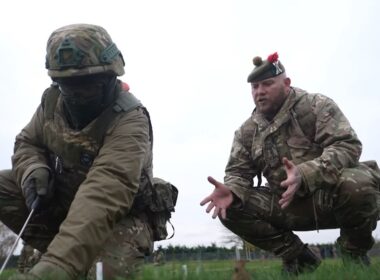 ukrainian soldiers receive eod training britain under operation interflex british instructor sapper uk