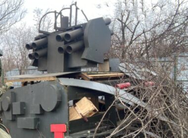 ukraine uses stormer hvm mock-ups deceive russian forces ukrainian mock-up air defense system captured donbas 2024 military news portal militarnyi reports invasion have discovered detailed anti-aircraft missile frontline sector replica