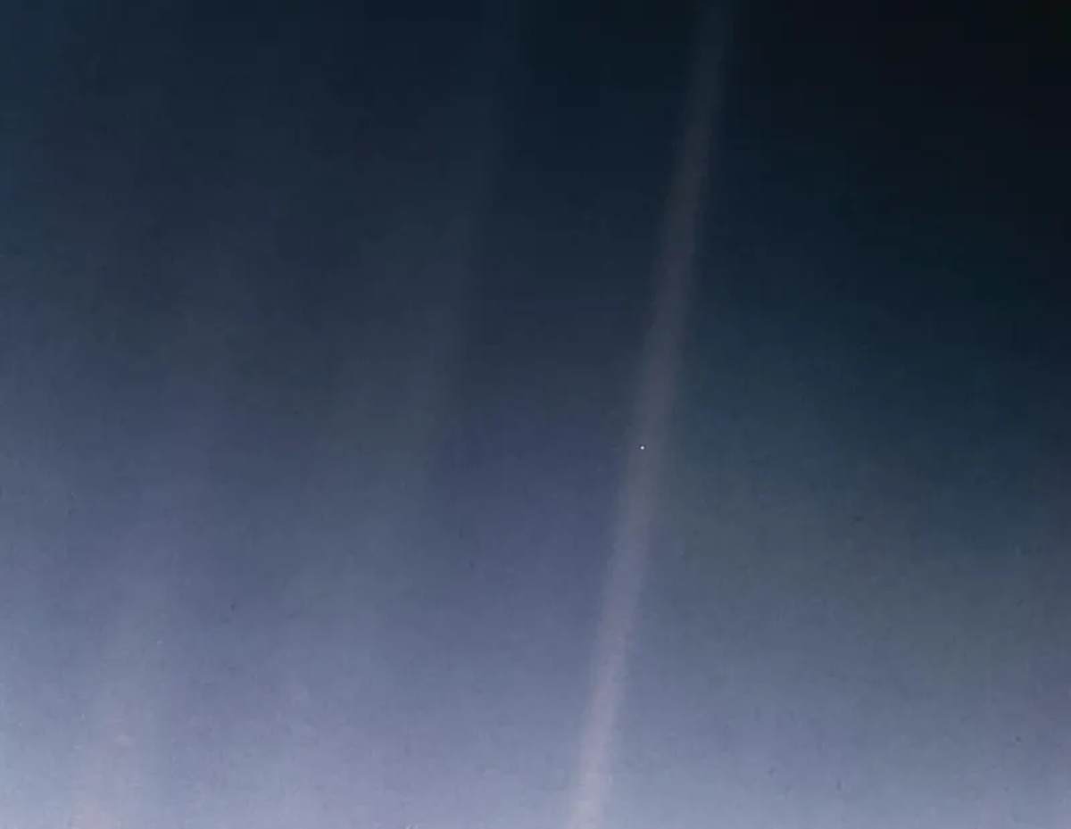 Pale blue dot nasa