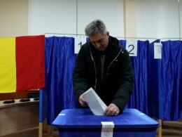 pro-eu ruling party wins romania's parliamentary elections far-right pushes influence romanian voter casting ballot moldova's comrat city 1 romania social democrats (psd) have emerged victorious securing around 22% vote preliminary