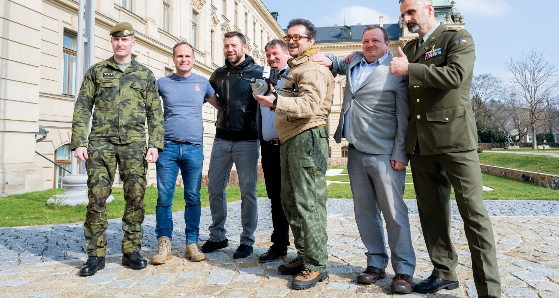 czechs raise € 815 mn ukraine military drones czechia's skupina d group holding fpv drone (left right) chief general staff czech army honorary chairman association karel řehka milan mikulecký veverka