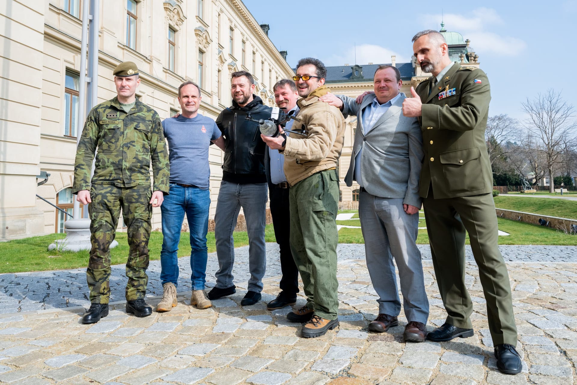 czechs raise € 815 mn ukraine military drones czechia's skupina d group holding fpv drone (left right) chief general staff czech army honorary chairman association karel řehka milan mikulecký veverka