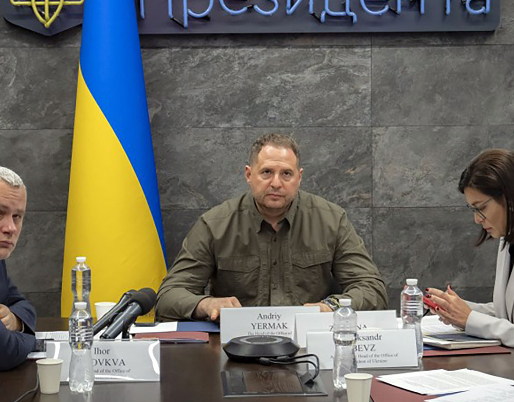 Ukrainian President's Office Head Andrii Yermak (in the center). Photo: president.gov.ua