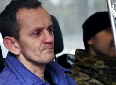 25 Severely ill and wounded Ukrainian POWs return home from Russian captivity on 15 January.