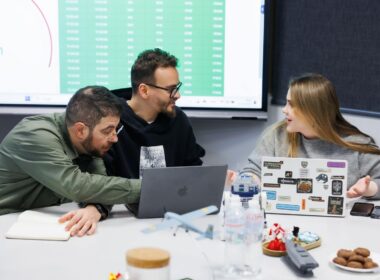 The Ministry of Defense employees during an online voting for members of the Anti-Corruption Council on 7 January 2025.