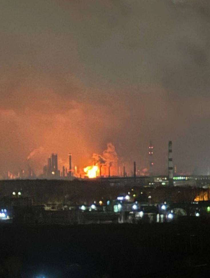 russia's ryazan oil depot fire second time days blaze 26 2025 telegram/astra videos city confirmed fires facility defense ministry again claimed all drones were downed region ukraine news ukrainian reports