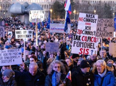 Slovakia is Europe protests against Fico pro-Ukraine
