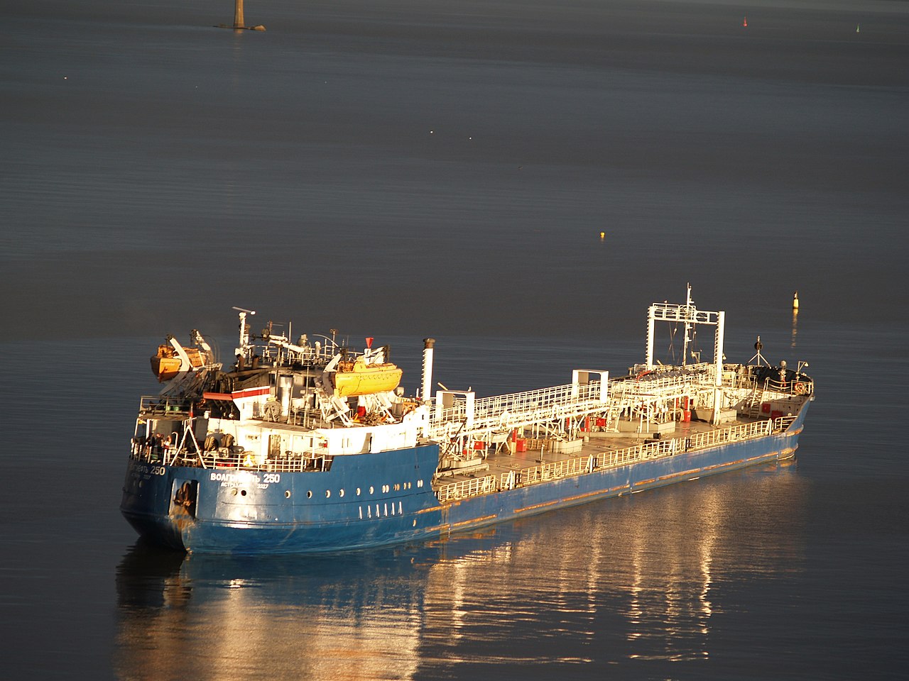 A Russian oil tanker, illustrative image. Photo via Wikimedia.