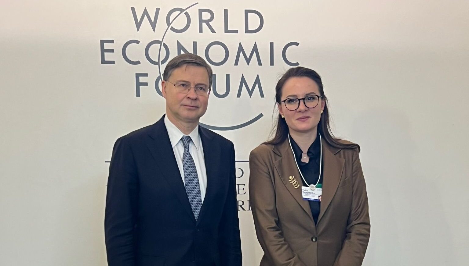 european union pledges €35 billion ukraine 2025 eu commissioner economy valdis dombrovskis (l) ukraine’s first deputy pm yuliia svyrydenko (r) davos 22 provide financial assistance through g7 era initiative facility