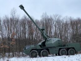 ukrainian border guards receive czech dita self-propelled artillery mastering czech-made howitzer modern czech-manufactured systems feature automated firing controls advanced ballistic computers state guard service ukraine has received 155 mm reported