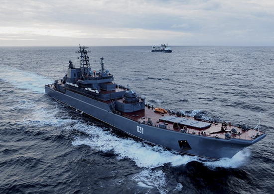 ukrainian intel russian fuel tanks leak warship near syria's coast 12 main intelligence directorate (hur) ukraine's ministry defense reported military vessels experiencing serious technical problems while attempting evacuate equipment syria