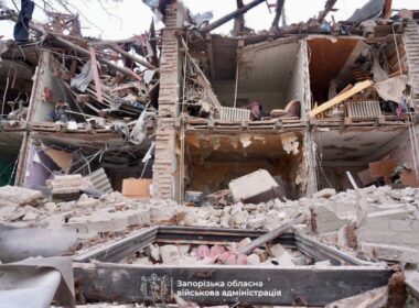 house zaporizhzhia destroyed russian air attack 22-23 cf75f97f-f0c2-4b83-a676-56a429db1f1e ukraine news ukrainian reports