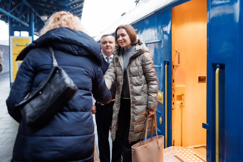 isw ukraine offers coal moldova's transnistria exchange electricity moldovan president maia sandu arriving kyiv train 25 2025 during meeting ukrainian volodymyr zelenskyy counterpart discussed solutions transnistria's energy crisis reports news
