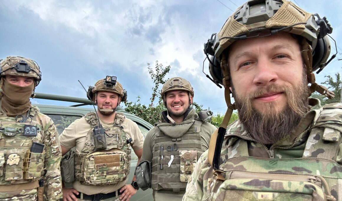 Forbes: Elite Ukrainian unit overwhelmed with 900 volunteers each month while army forces draft