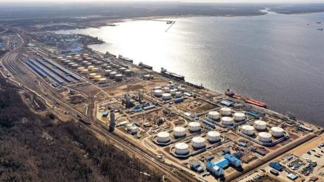 bloomberg oil flows halt russia's ust-luga baltic port following reported attack sea leningrad oblast facebook/portustluga port-ust-luga-632x356 through major export terminal have apparently stopped what ukraine claims successful drone strike critical