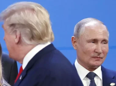 U.S. President Donald Trump (left) and Russia's ruler Vladimir Putin (right)/ AP PHOTO