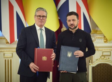 Prime Minister of the United Kingdom Keir Starmer (left) and President of Ukraine Volodymyr Zelenskyy (right). Photo via President.gov.ua.