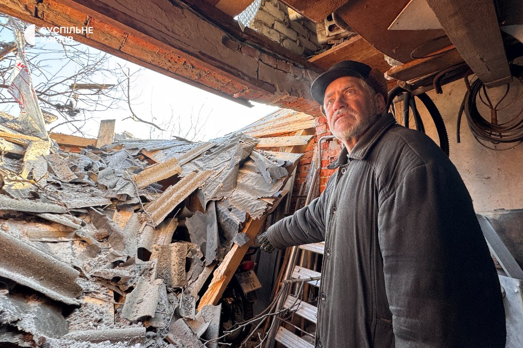 Russian drone crashed into a yard of a 71-year-old Kharkiv resident, damaging his property on 17 February 2025.