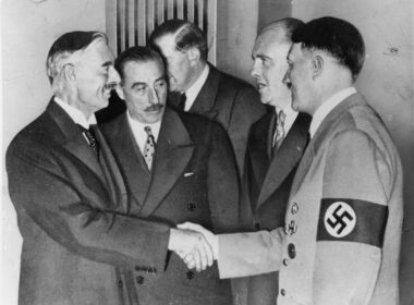 Chamberlain hitler appeasing Putin