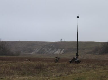 ukraine unveils land drone 10 m retractable mast comms relay ew ivy its 10-meter deployed 2025 plushch news ukrainian reports