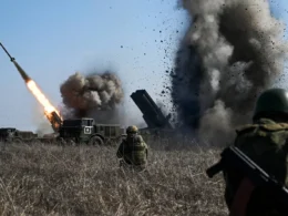 Russian artillery firing on Ukrainian positions, illustrative image, photo via Sputnik.