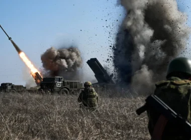 Russian artillery firing on Ukrainian positions, illustrative image, photo via Sputnik.