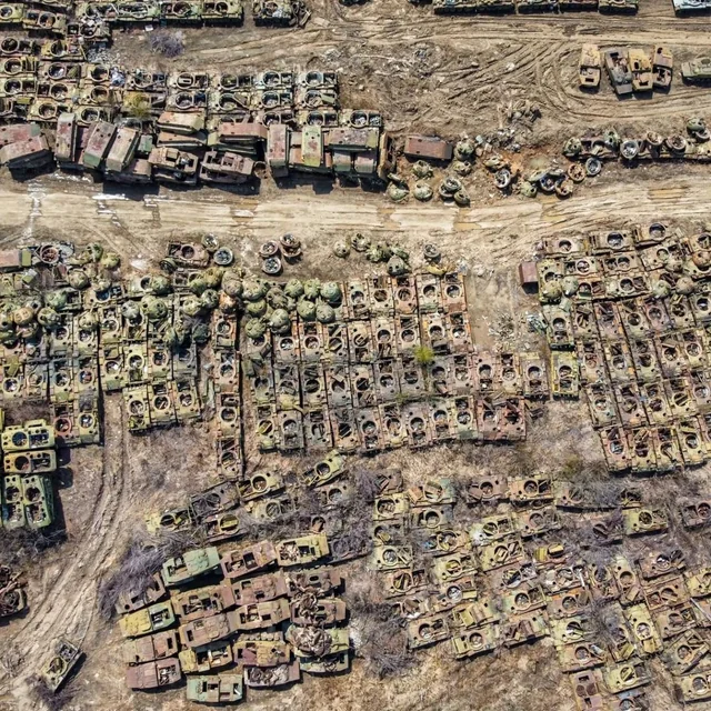 Forbes: Russia still has over 2300 decaying BTRs in storage that Putin keeps counting as "reserves"
