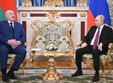 Belarusian ruler Alexander Lukashenka and Russian leader Vladimir Putin meeting in the Kremlin. Image by TASS