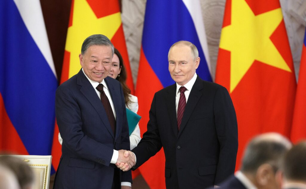 Russian President Vladimir Putin and the General Secretary of the Communist Party of Vietnam Central Committee Tô Lâm met at the ceremony of exchanging signed documents during Tô Lâm's official visit to Russia.